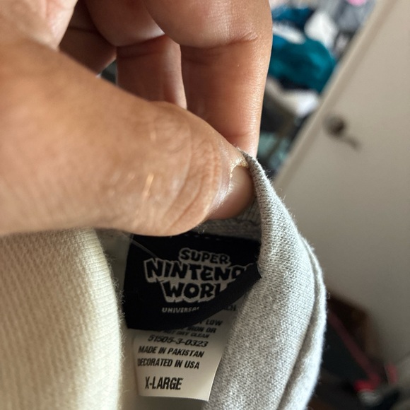 Universal Studios Hollywood Super Nintendo World Luigi Pullover Size XL - Picture 6 of 12